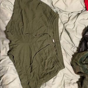 Old Navy green short with pockets & drawstring